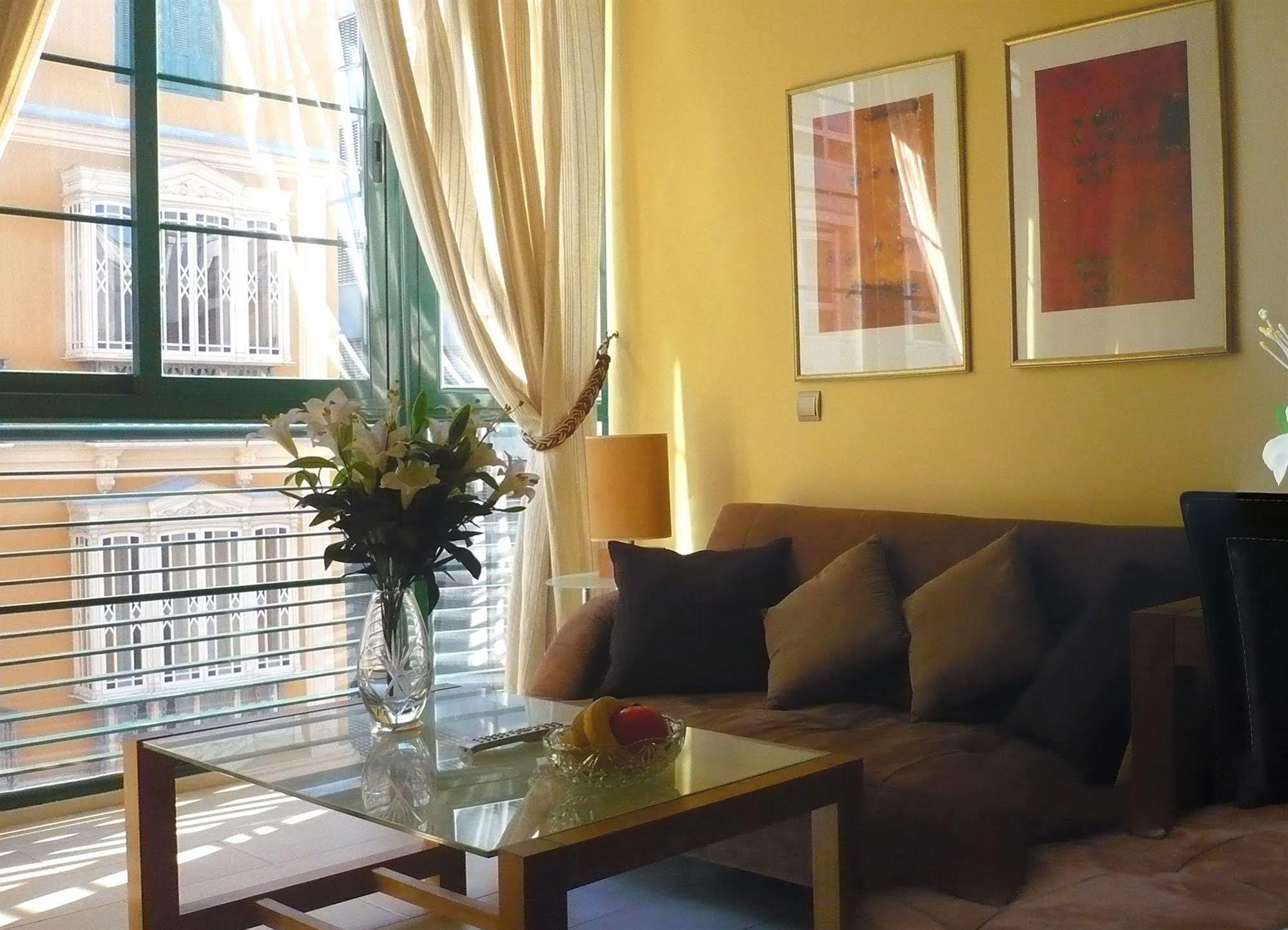 Apartamentos Suites Oficentro Málaga Exteriör bild