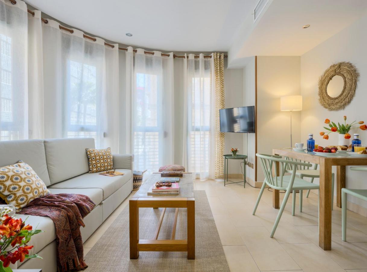 Apartamentos Suites Oficentro Málaga Exteriör bild