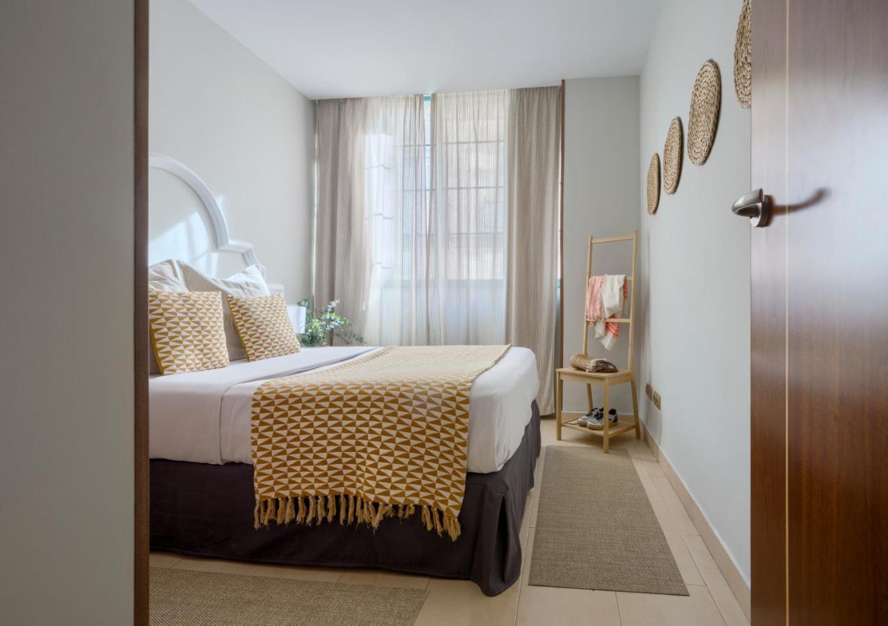 Apartamentos Suites Oficentro Málaga Exteriör bild